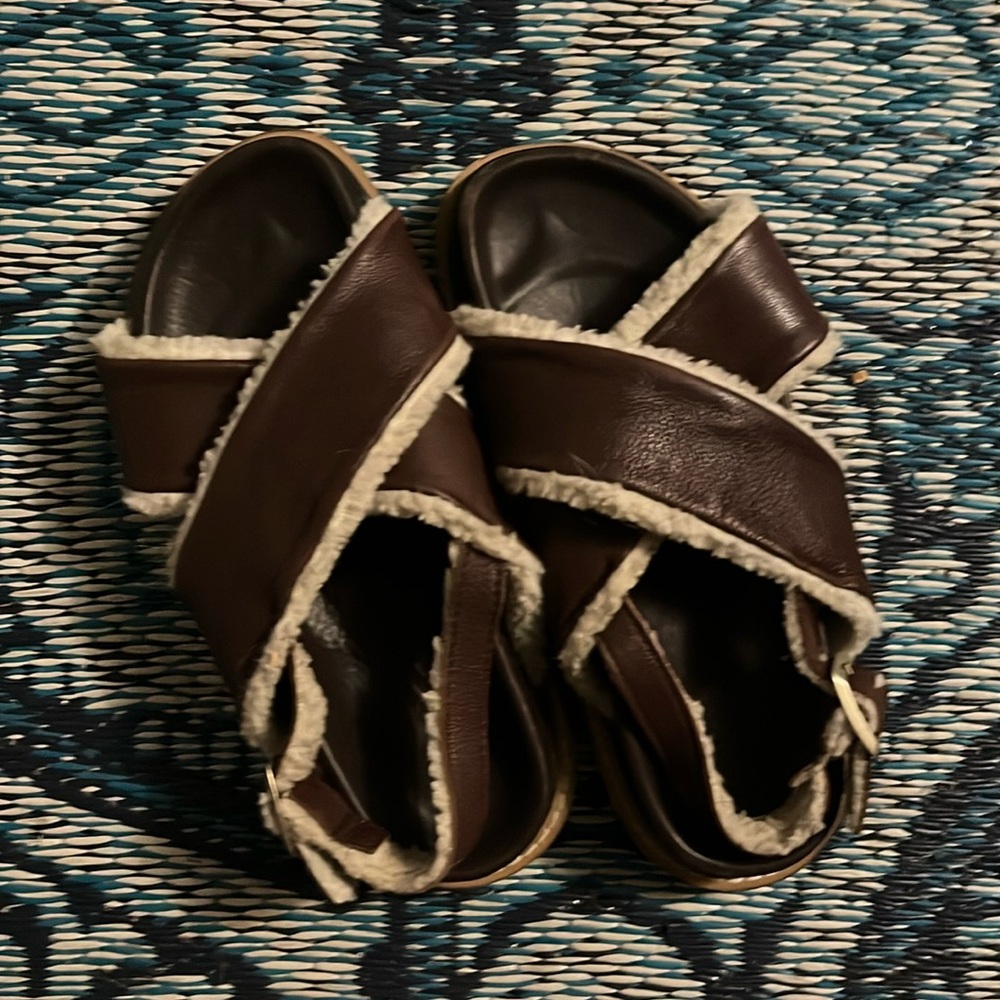 Alohas shearling brown leather platform sandals. Size 38.